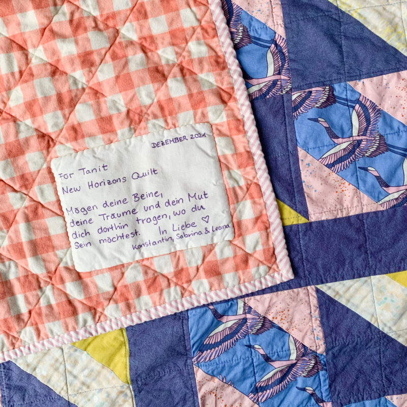 Featured Post Image - Zu Gast in Augensternswelt: Sabrina aka stitch_till_dawn – Wie die Kirsche auf der Torte – Meine Gedanken zum Thema Quilt-Labels