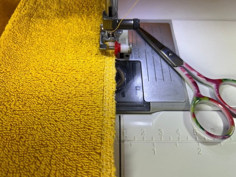 Featured Post Image - Lieblings-Handtuch gerettet im ReparaturCafé
