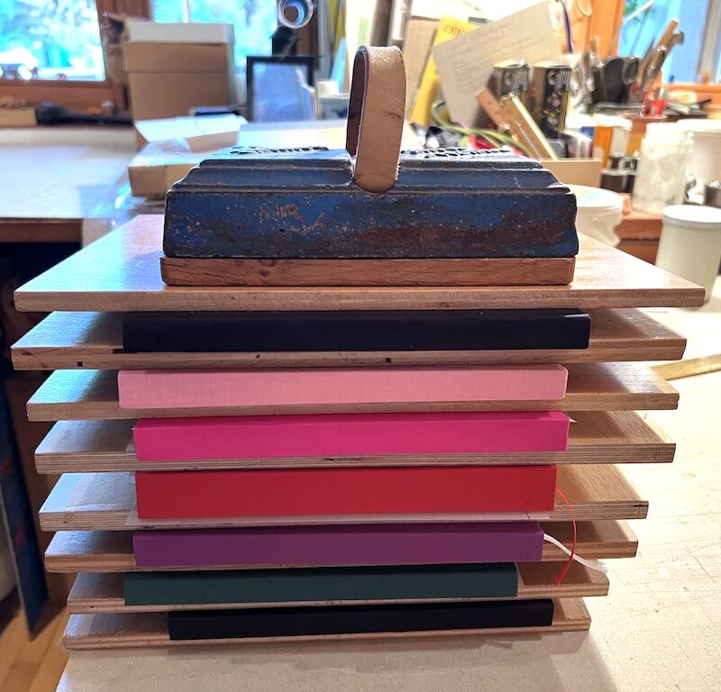 Featured Post Image - Grundlagen des Buchbindens – ein 3-Tages Kurs liegt hinter uns